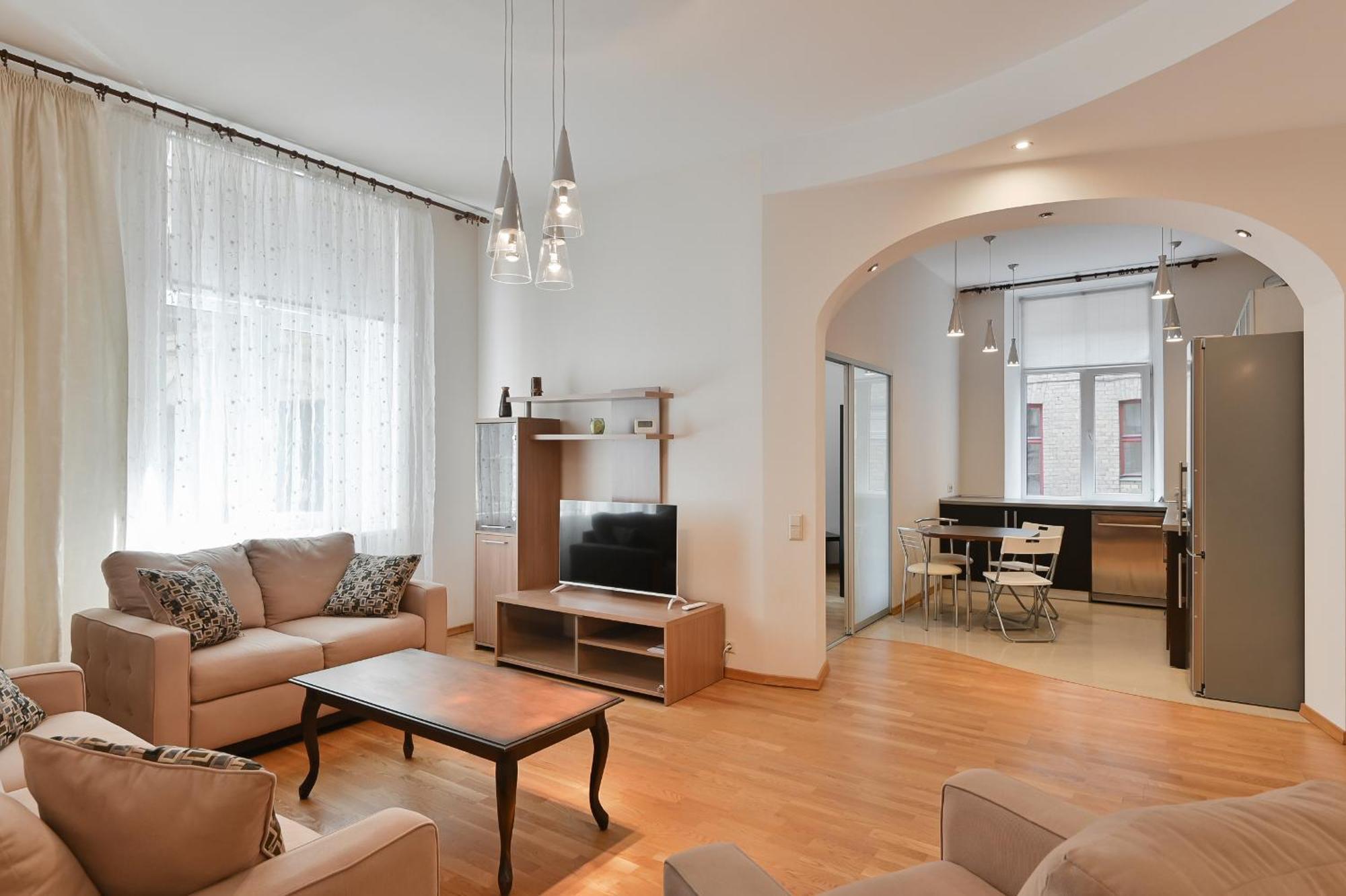 Spacious 82m2 Elegant Flat In The Heart Of Huoneisto Riika